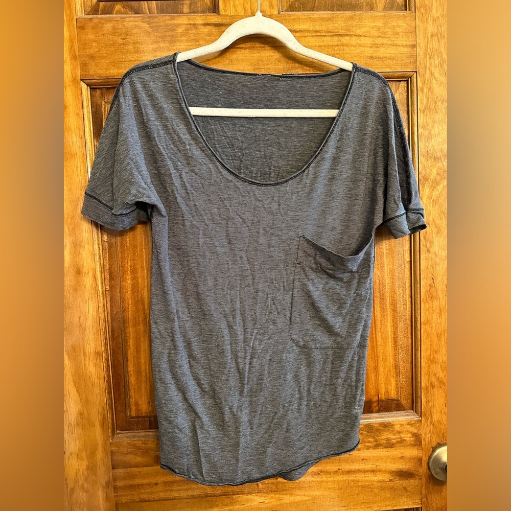 Striped Lululemon Comfy Top | Maybe Size 8?